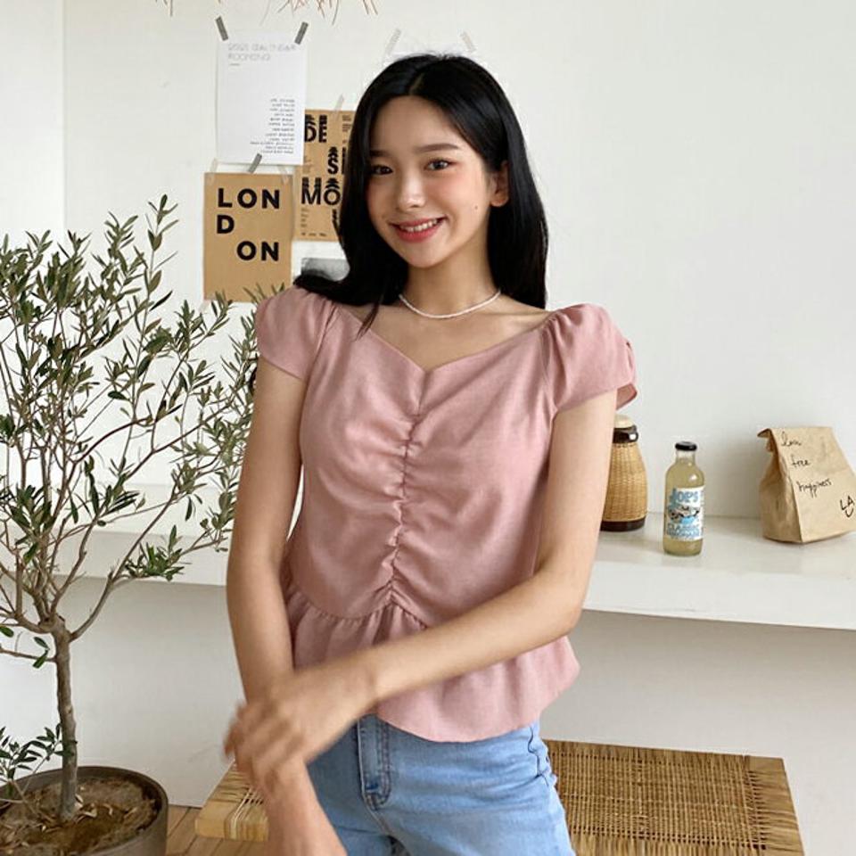 フリルギャザーブラウス・全3色・t64431 レディース 【bl】 韓国 ファッション トップス ブラウス Vネック デコルテ 半袖 ショートスリーブ フレンチスリーブ キャップスリーブ ペプラム フレアヘム 無地 カジュアル 夏 NIJU