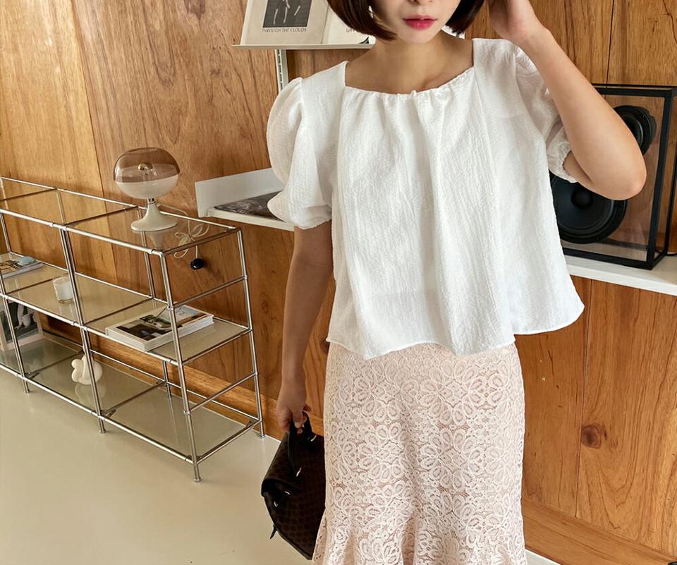 スクエアギャザーブラウス・全4色・t62450 レディース 【bl】韓国 ファッション トップス ブラウス 半袖 大人 スクエアネック フェミニン ギャザー フレア ゴム パフスリーブ テクスチャー カジュアル 無地 夏 春