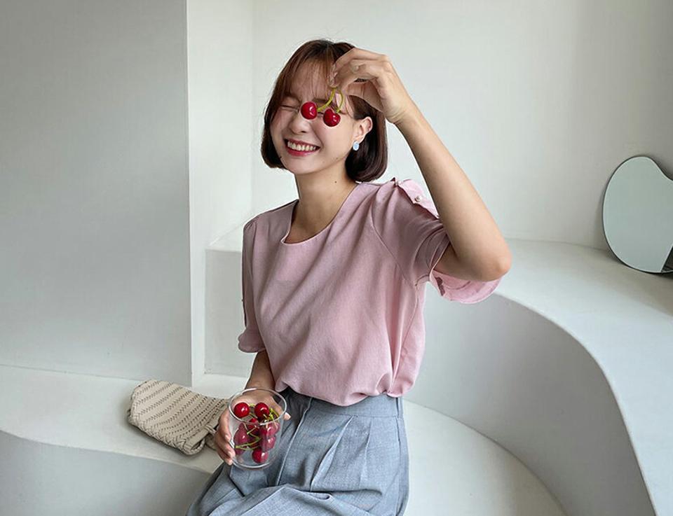 フェイクパールスリーブブラウス・全5色・t62452 レディース 【bl】韓国 ファッション トップス ブラウス 半袖 大人 パール フェミニン ラウンドネック オフィスカジュアル カジュアル 無地 夏 春