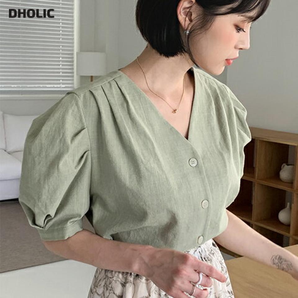 パフVネックブラウス・全3色・t62480 レディース 【bl】韓国 ファッション トップス ブラウス 半袖 大人 デコルテ フェミニン パフスリーブ ノーカラー Vネック クロップド丈 カジュアル 無地 夏 春