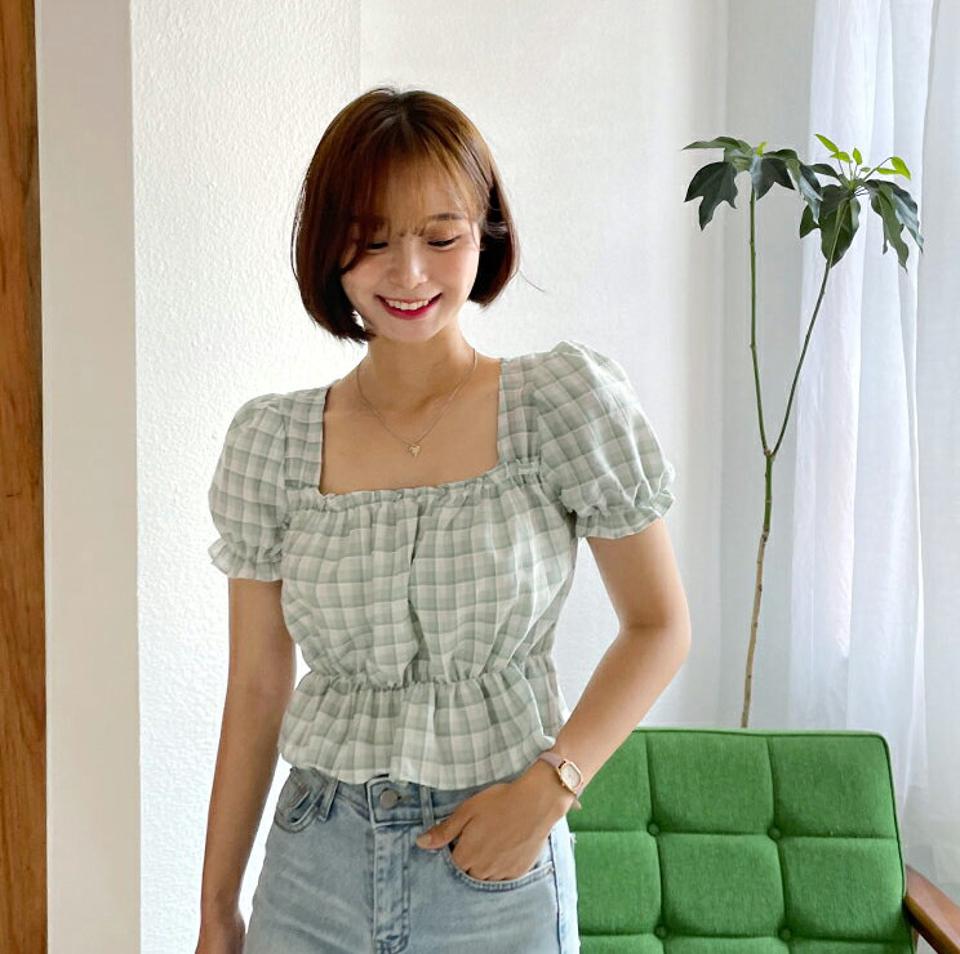 チェックギャザーブラウス・全4色・t62449 レディース 【bl】韓国 ファッション トップス ブラウス 半袖 大人 デコルテ ガーリー チェック パターン ギャザー スクエアネック ゴム クロップド丈 カジュアル フェミニン 夏 春