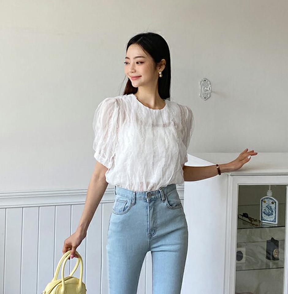 ウェーブフリルブラウス・全2色・b65436 レディース 【bl】韓国 ファッション トップス ブラウス 半袖 大人 ボタン ラウンドネック ウェーブ フリル スリット カジュアル フェミニン 夏 春