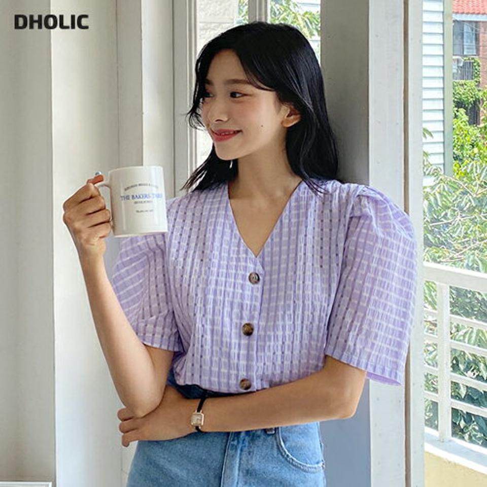 Vネックボタンブラウス・全3色・b64542 レディース 【bl】韓国 ファッション トップス ブラウス 半袖 Vネック ハーフ丈 ボリューム袖 ボタン チェック ルーズ ゆったり 体型カバー 細身 シンプル 春 夏 NIJU