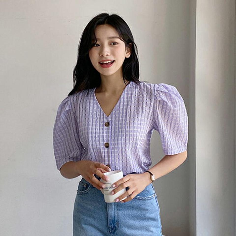 Vネックボタンブラウス・全3色・b64542 レディース 【bl】韓国 ファッション トップス ブラウス 半袖 Vネック ハーフ丈 ボリューム袖 ボタン チェック ルーズ ゆったり 体型カバー 細身 シンプル 春 夏 NIJU
