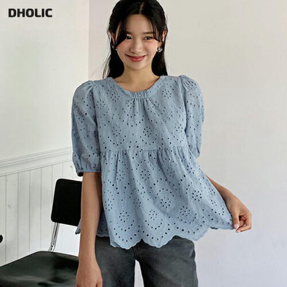 パンチングレースブラウス・全2色・t64540 レディース 【bl】韓国 ファッション トップス ブラウス 半袖 レース パンチング ラウンドネック フェミニン スカラップヘム ルーズ ゆったり 体型カバー 細身 シンプル 春 夏 NIJU