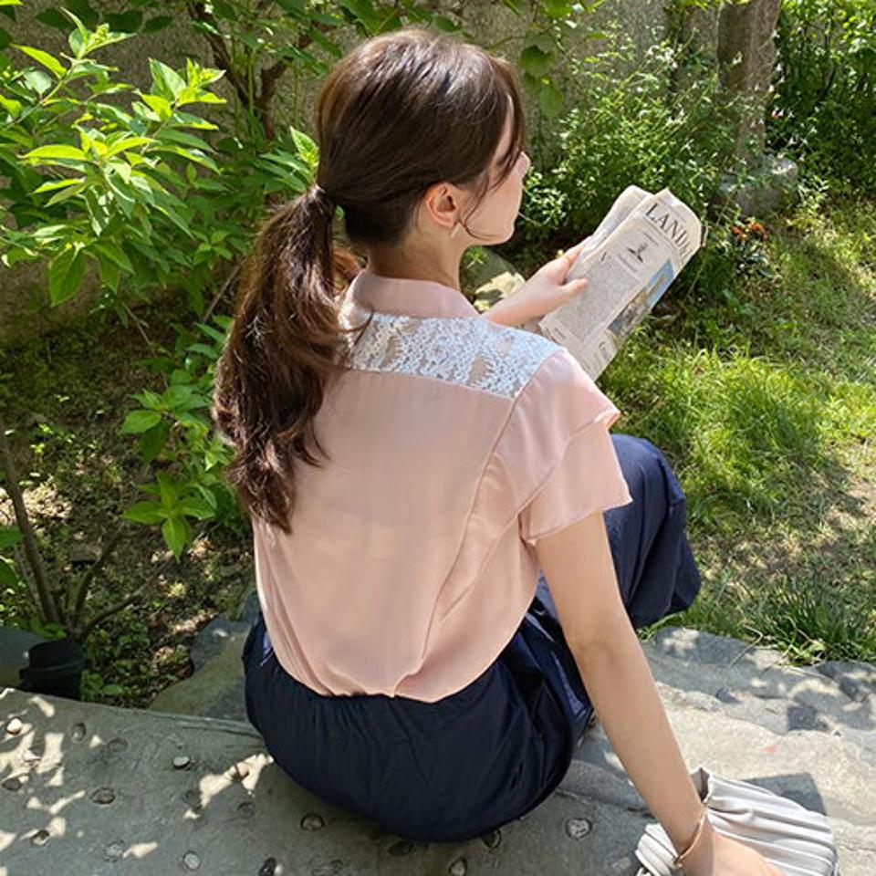 ショルダーレースブラウス・全3色・t69368 レディース 【bl】トップス ブラウス 半袖 ハーフネック フライフロント フリル 単色 シンプル レース 可愛い かわいい ガーリー 大人 春 夏 韓国 ファッション ハイホリHIHOLLI