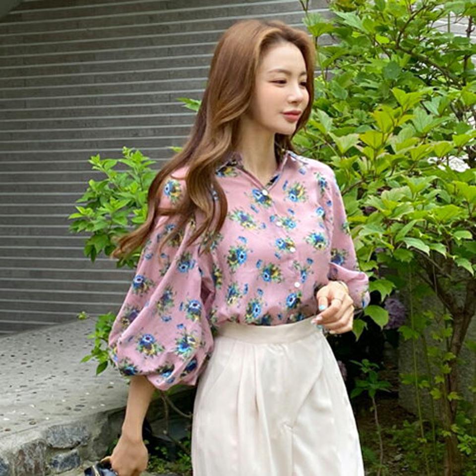 フラワーボタンパフブラウス・全2色・b69374 レディース 【bl】トップス ブラウス パフスリーブ パフ袖 花柄 フェミニン 上品 七分丈 七分袖 7分丈 7分袖 バルーンスリーブ ボリューム袖 春 秋 韓国 ファッション ハイホリHIHOLLI