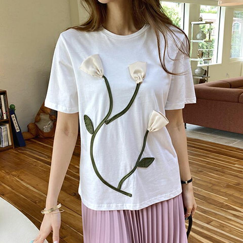 ラウンドチューリップ半袖Tシャツ・全2色・b69373 レディース 【tops】トップス Tシャツ 半袖 ハーフスリーブ 花 チューリップ ラウンドネック ユニーク 可愛い かわいい 大人 春 夏 韓国 ファッション ハイホリHIHOLLI