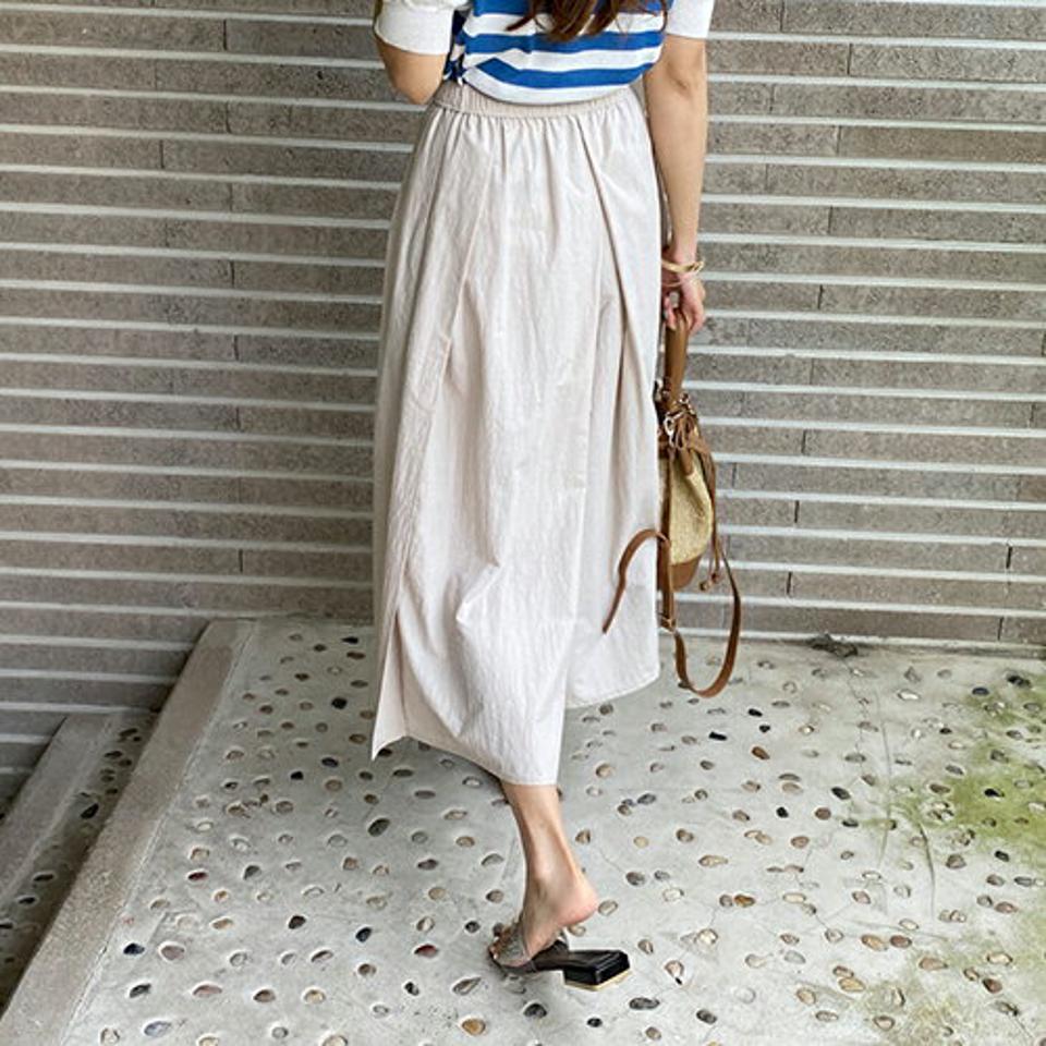 サイドタックワイドパンツ・全3色・b69385 レディース 【pt】パンツ ズボン ロングパンツ クロップド丈 ワイド タック 単色 無地 シンプル ベーシック カジュアル ラフ スカンツ ウエストゴム 春 夏 韓国ファッション ハイホリHIHOLLI