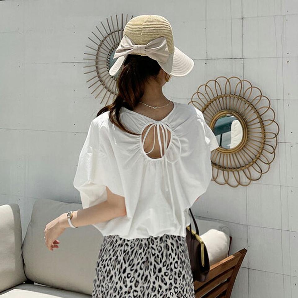 バックリボンブラウス・全3色・t69333 レディース 【bl】トップス ブラウス 半袖 ハーフスリーブ バックリボン バックシャン 単色 ラグランスリーブ 可愛い かわいい ドロップショルダー 春 夏 韓国 ファッション ハイホリHIHOLLI