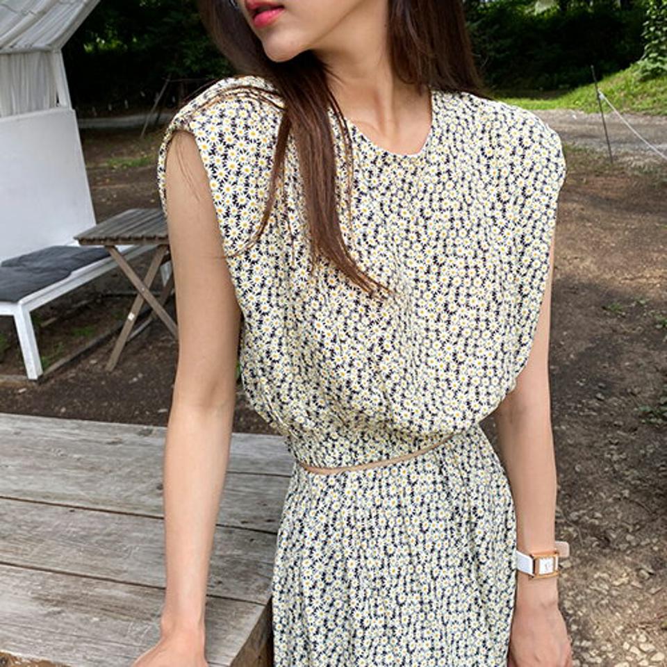 花柄ブラウス・全2色・t65639 レディース 【bl】韓国 ファッション トップス ブラウス 半袖 大人 花柄 フラワー パターン ラウンドネック 上品 クロップド丈 小顔 かわいい ショートスリーブ 夏 春