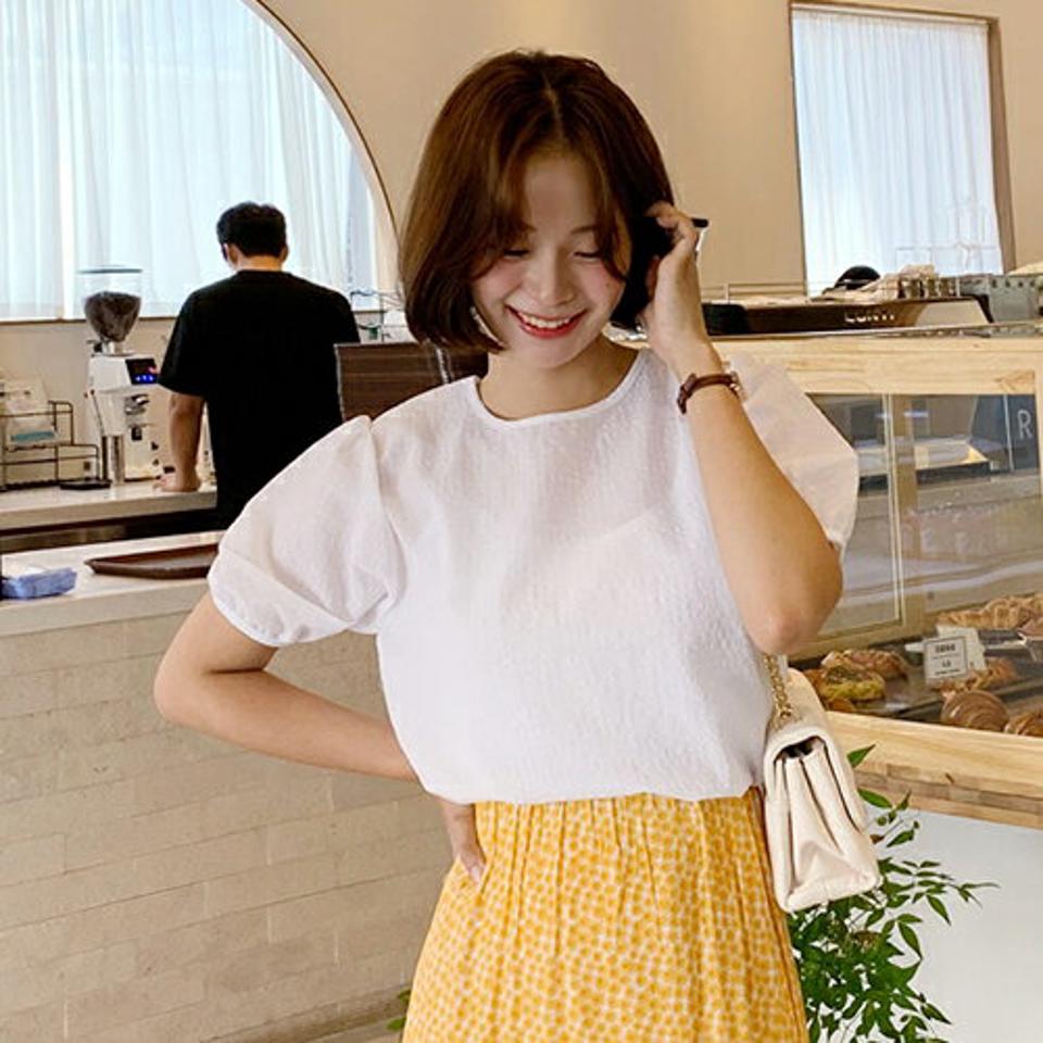 バッククロスブラウス・全3色・t65629 レディース 【bl】韓国 ファッション トップス ブラウス 半袖 大人 バッククロス パフスリーブ クロスストラップ ストラップ ベーシック カジュアル フェミニン 無地 夏 春