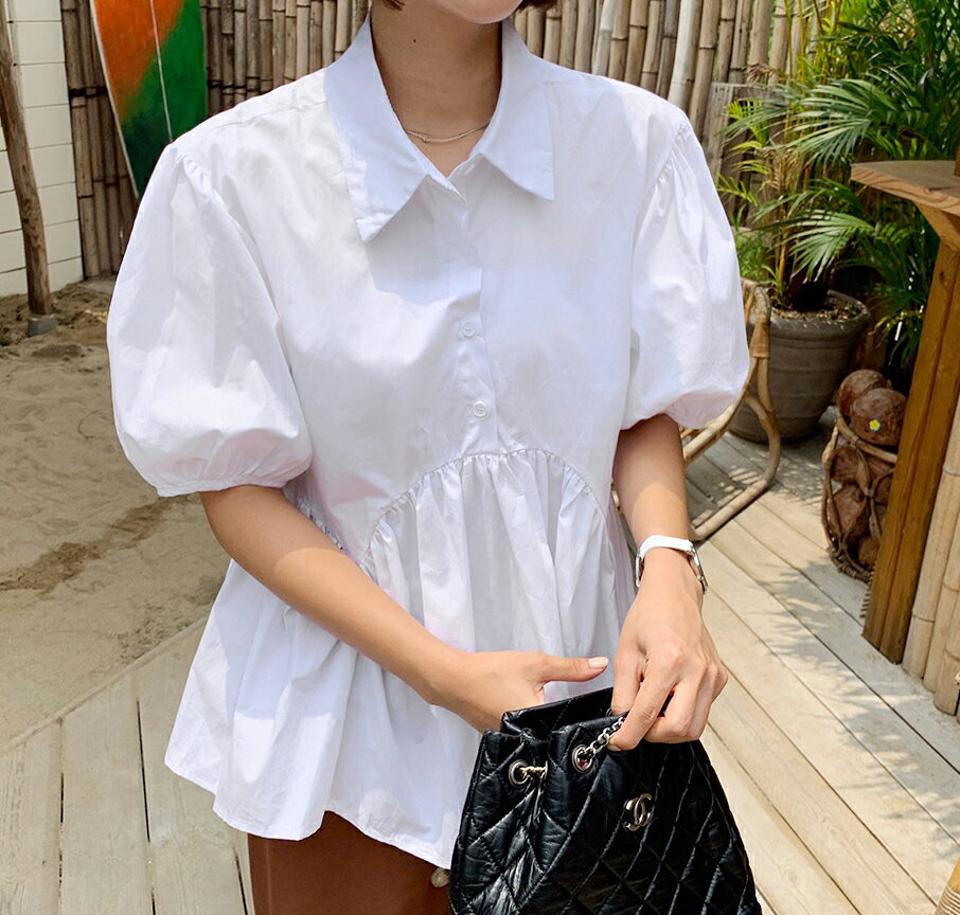 フレアギャザーシャツブラウス・全2色・b62417 レディース 【bl】 韓国 ファッション トップス ブラウス カラー 襟 ハーフスリーブ 半袖 パフスリーブ ボリューム袖 フレアヘム Aライン 体型カバー ペプラム 無地 コットン100 カジュアル 夏