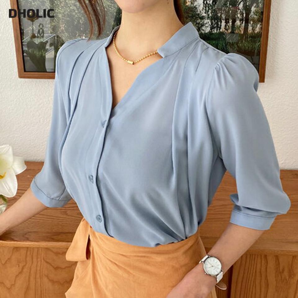 【スーパーセール特価】≪人気商品再入荷≫タックVネックブラウス・全4色・t62458 レディース 【bl】韓国ファッション トップス ブラウス 長袖 大人 Vネック ボタン 無地 フレア オフィスカジュアル カジュアル 水色 無地 フェミニン 夏 春