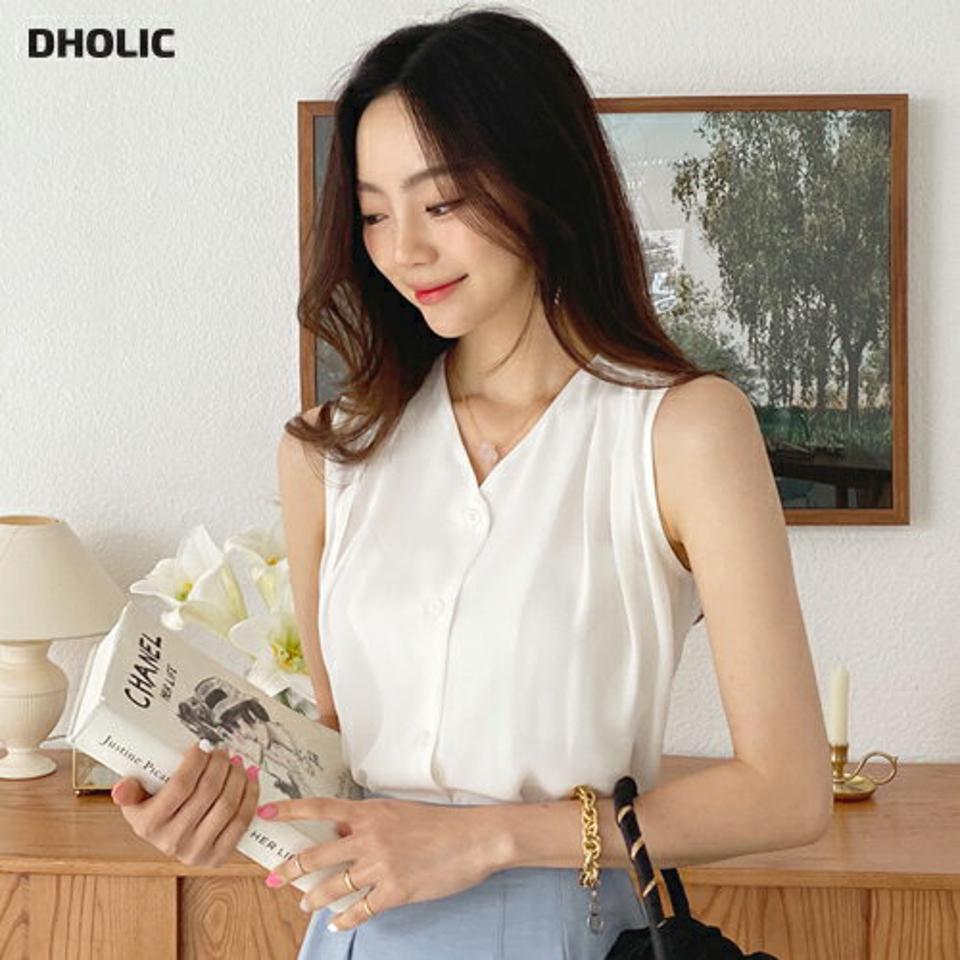 タックボタンスリーブレス・全2色・b62457 レディース 【tops】韓国ファッション トップス ブラウス ショルダータック スリーブレス ボタン リボン Vネック 上品 ノースリーブ 大人 カジュアル 無地 フェミニン 夏 春