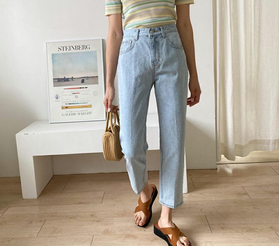 ライトブルースリットデニムパンツ・全1色・t00320 レディース 【pt】韓国ファッション ボトムス パンツ ロング ロングパンツ デニムパンツ ベーシック テーパード スリット ハイウエスト デイリー 細身 体型カバー フィット タイト 春 夏 NIJU