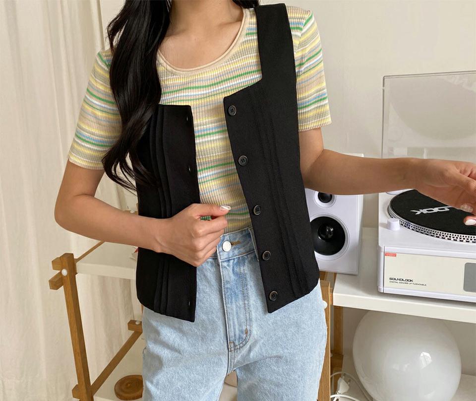 スクエアボタンスリーブレス・全3色・t00330 レディース 【tops】韓国 ファッション トップス スリーブレス ノースリーブ スリム ベーシック デコルテ クロップド丈 スクエアネック ピンタック ボタン 体型カーバー 細身 ガーリー 春 夏 NIJU