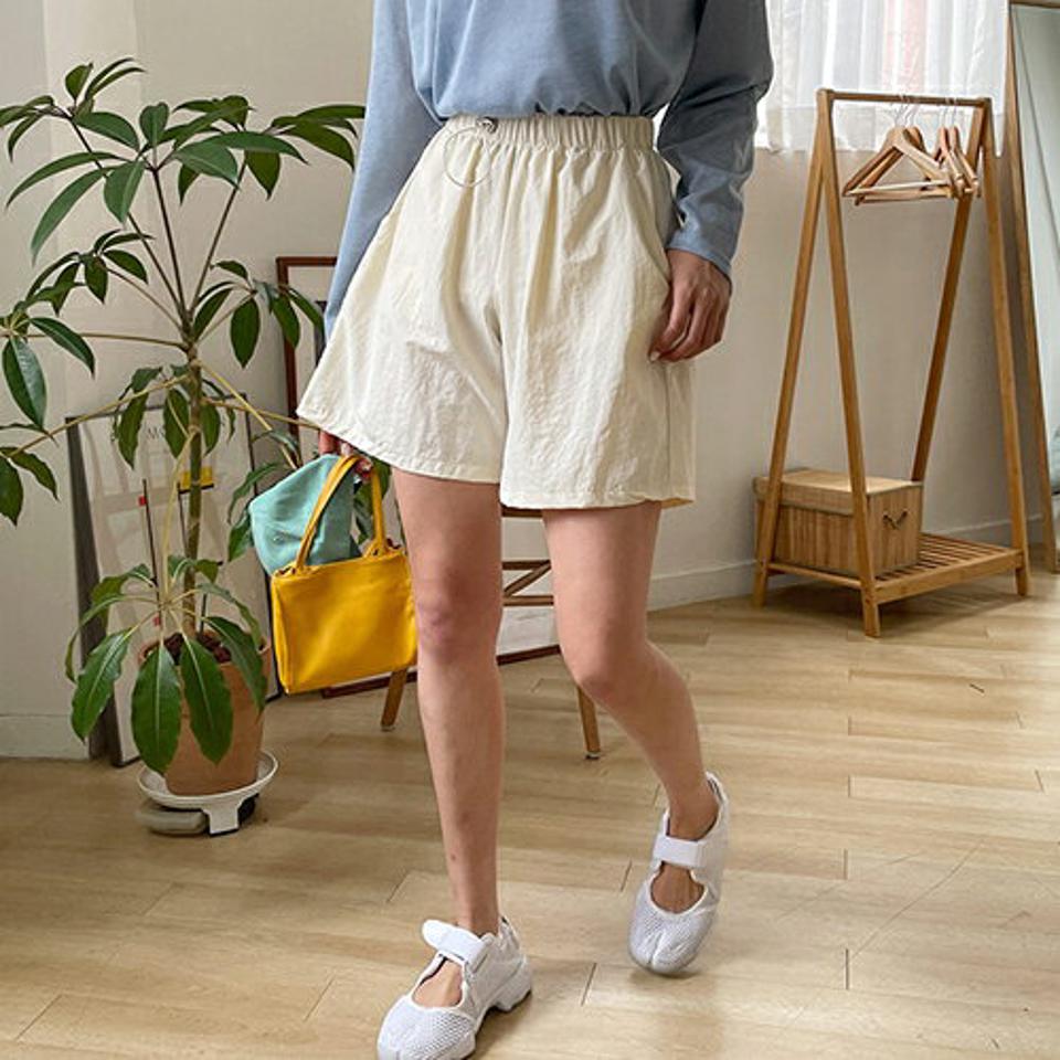 ナイロンハーフパンツ・全8色・a00316 レディース 【pt】韓国 ファッション ボトムス パンツ ハーフ ハーフパンツ ベーシック ドライ ナイロン ゴム ストリング ルーズ ゆったり スリム 細身 体型カーバー 足長 春 夏 NIJU