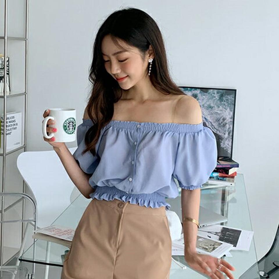 2WAYシャーリングブラウス・全5色・t64309 レディース 【bl】韓国 ファッション トップス ブラウス 半袖 大人 シャーリング フィット フェミニン ボタン クロップド丈 ゴム オフショル パフスリーブ カジュアル 夏 春
