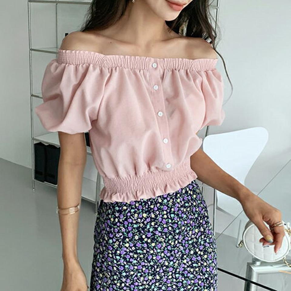 2WAYシャーリングブラウス・全5色・t64309 レディース 【bl】韓国 ファッション トップス ブラウス 半袖 大人 シャーリング フィット フェミニン ボタン クロップド丈 ゴム オフショル パフスリーブ カジュアル 夏 春