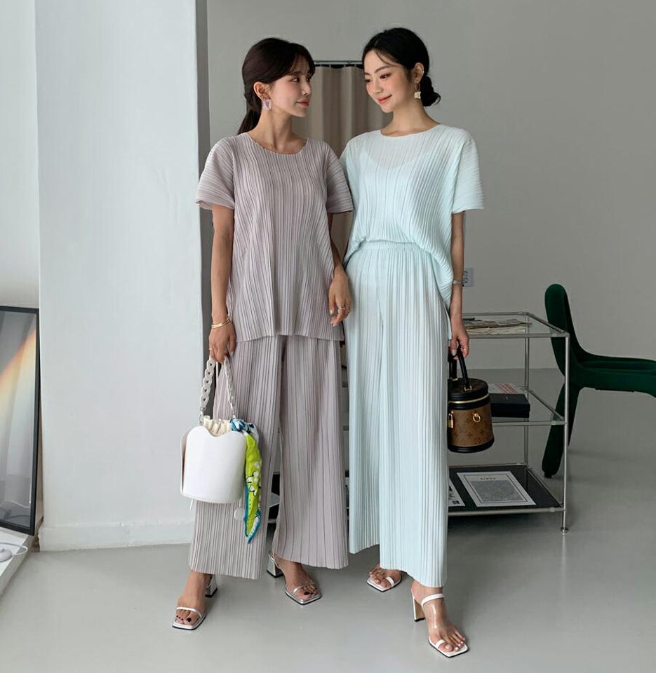 プリーツTシャツ&パンツSET・全3色・b64321 レディース 【pt】韓国 ファッション ボトムス ロング ロングパンツ デイリー セットアップ Tシャツ ラフ ルーズ ショートスリーブ 足長 大人 10分丈 体型カーバー 細身 夏 春