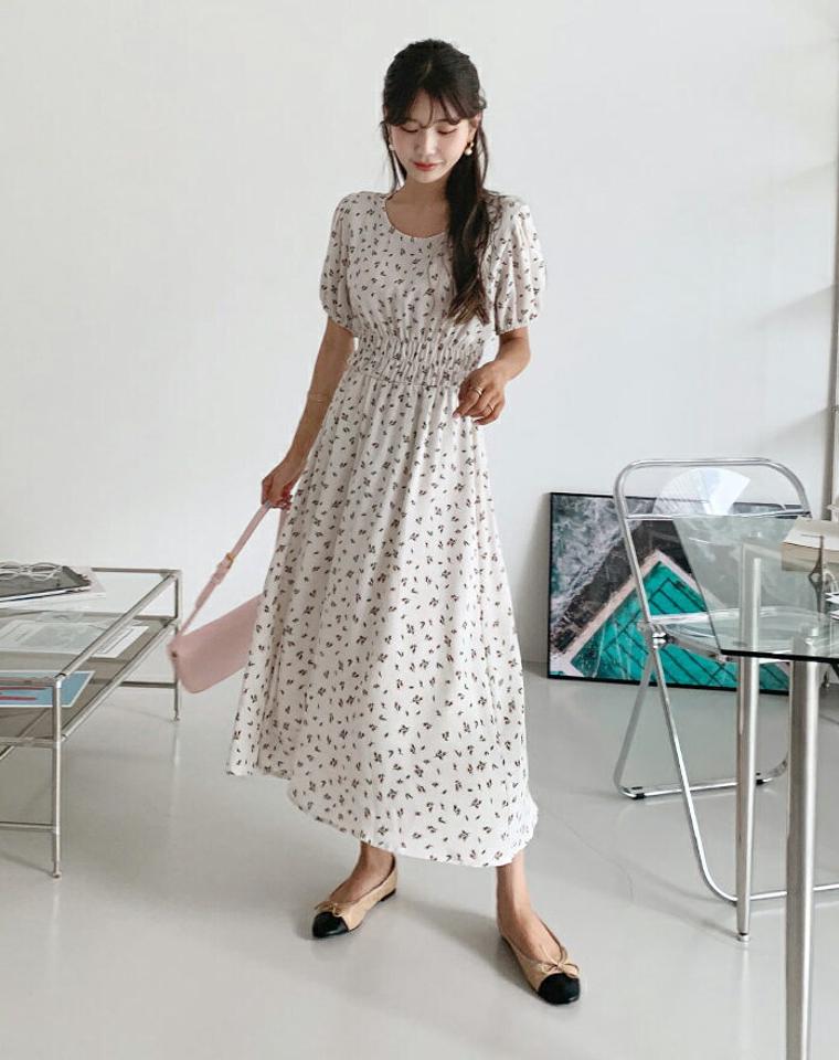 フラワーフレアワンピース・全2色・b64319 レディース 【ops】韓国 ファッション ワンピース ロング ロングワンピース 半袖 大人 花柄 フラワー パターン ゴム パフスリーブ フレア フェミニン ラウンドネック 体型カバー スリム 細身 夏 春