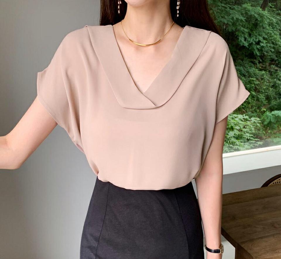 ディテールVネックブラウス・全3色・t00118 レディース 【bl】トップス ブラウス ショートスリーブ 半袖 Vネック 上品 大人 単色 無地 シンプル きれいめ デート オフィスカジュアル 春 夏 韓国ファッション ハイホリHIHOLLI