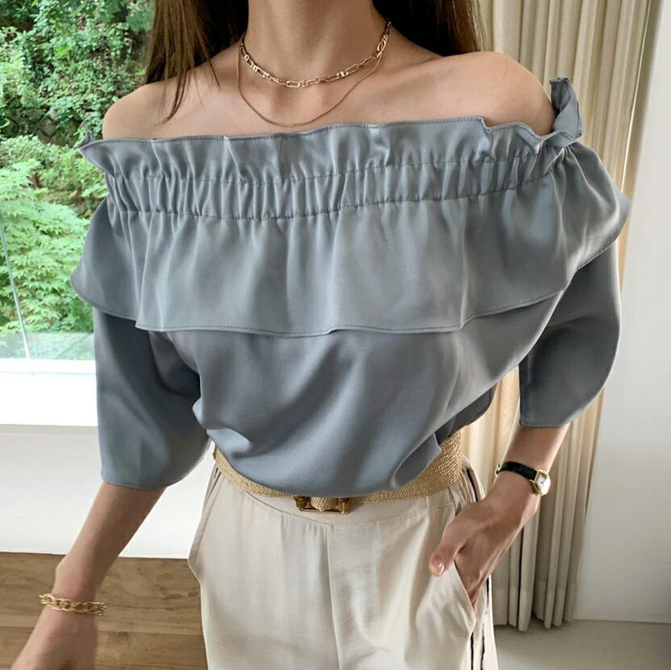 オフショルフリルブラウス・全2色・t00119 レディース 【bl】トップス ブラウス 半袖 ハーフスリーブ オフショルダー フリル ガーリー 可愛い かわいい 大人 肩だし 春 夏 韓国 ファッション ハイホリHIHOLLI