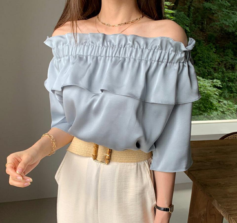 オフショルフリルブラウス・全2色・t00119 レディース 【bl】トップス ブラウス 半袖 ハーフスリーブ オフショルダー フリル ガーリー 可愛い かわいい 大人 肩だし 春 夏 韓国 ファッション ハイホリHIHOLLI