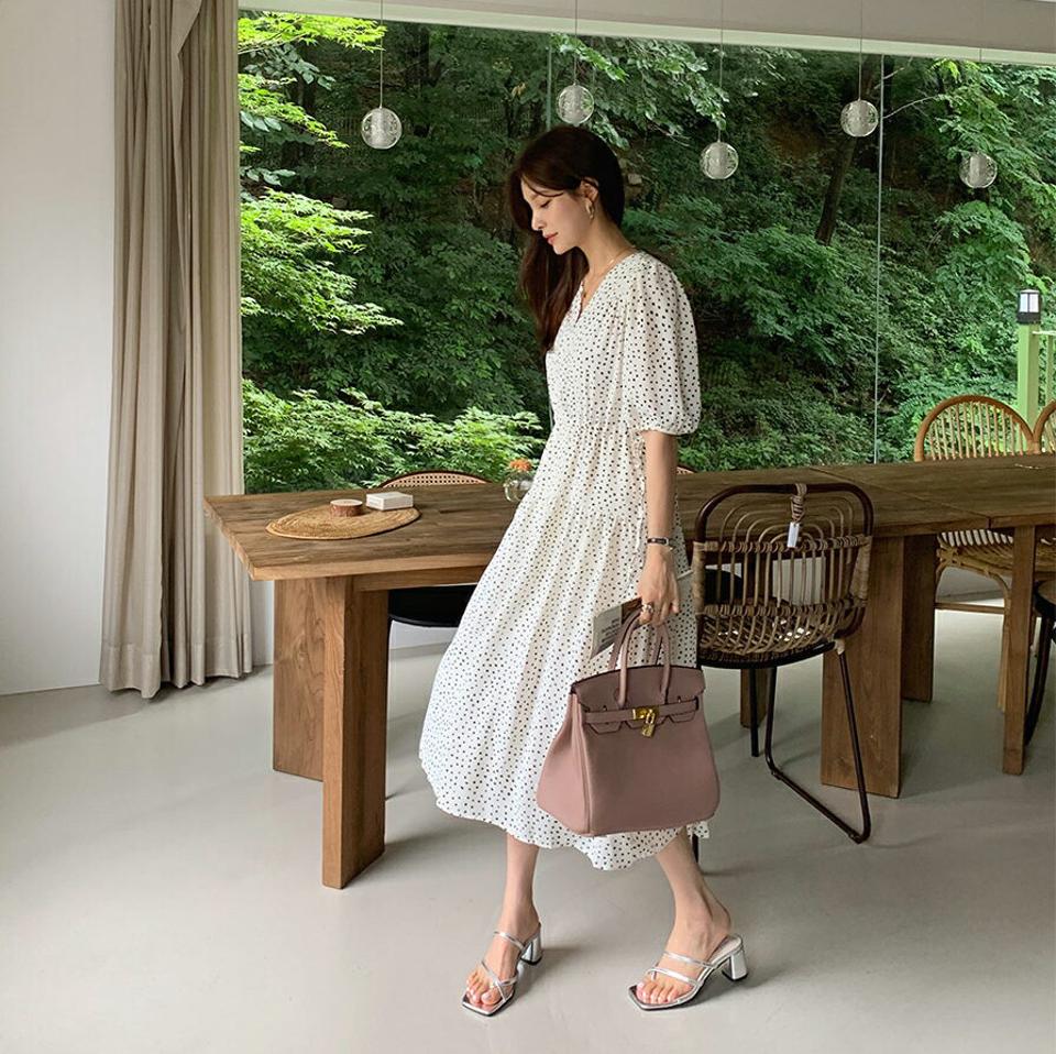 Vネックドットワンピース・全3色・b00124 レディース 【ops】ワンピース ロング 半袖 ドット柄 Vネック レトロ 可愛い かわいい ガーリー Aライン パフスリーブ パフ袖 春 夏 韓国 ファッション ハイホリHIHOLLI