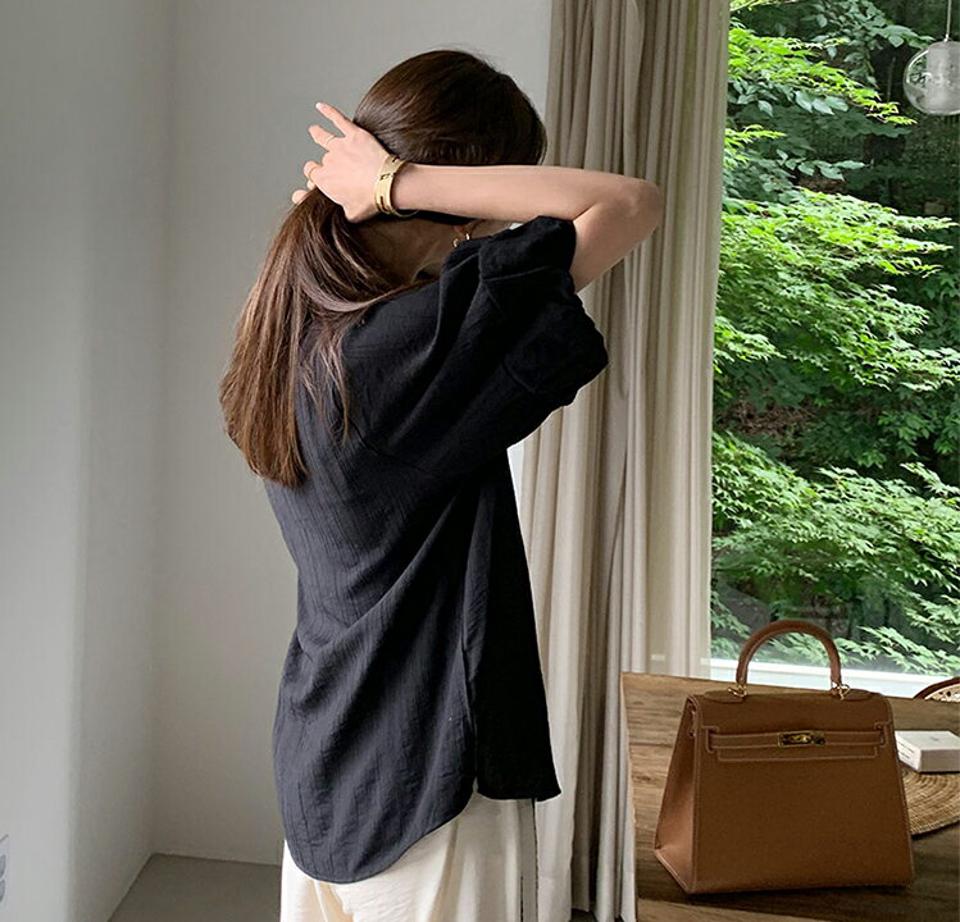 リンクルバルーンブラウス・全3色・b00126 レディース 【bl】トップス ブラウス 半袖 ハーフスリーブ リンクル バルーンスリーブ ボリューム袖 単色 シンプル カジュアル ラフ 二の腕カバー 春 夏 韓国ファッション ハイホリHIHOLLI