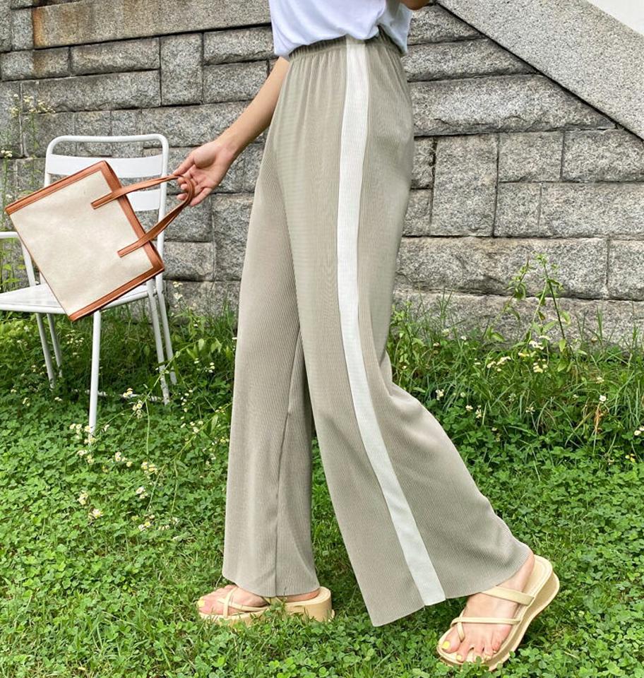 プリーツサイド配色パンツ・全3色・t57791 レディース 【pt】韓国 ファッション ボトムス ロング ロングパンツ デイリー 配色 プリーツ ワイド 足長 大人 10分丈 体型カーバー 細身 カジュアル ストレート 夏 春