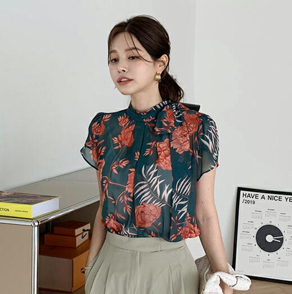 フローラルリボンシフォンブラウス・全3色・b69470 レディース 【bl】トップス ブラウス シフォン りぼん 花柄 半袖 大人 ハーフネック ショートスリーブ 春 夏 韓国 ファッション ハイホリHIHOLLI