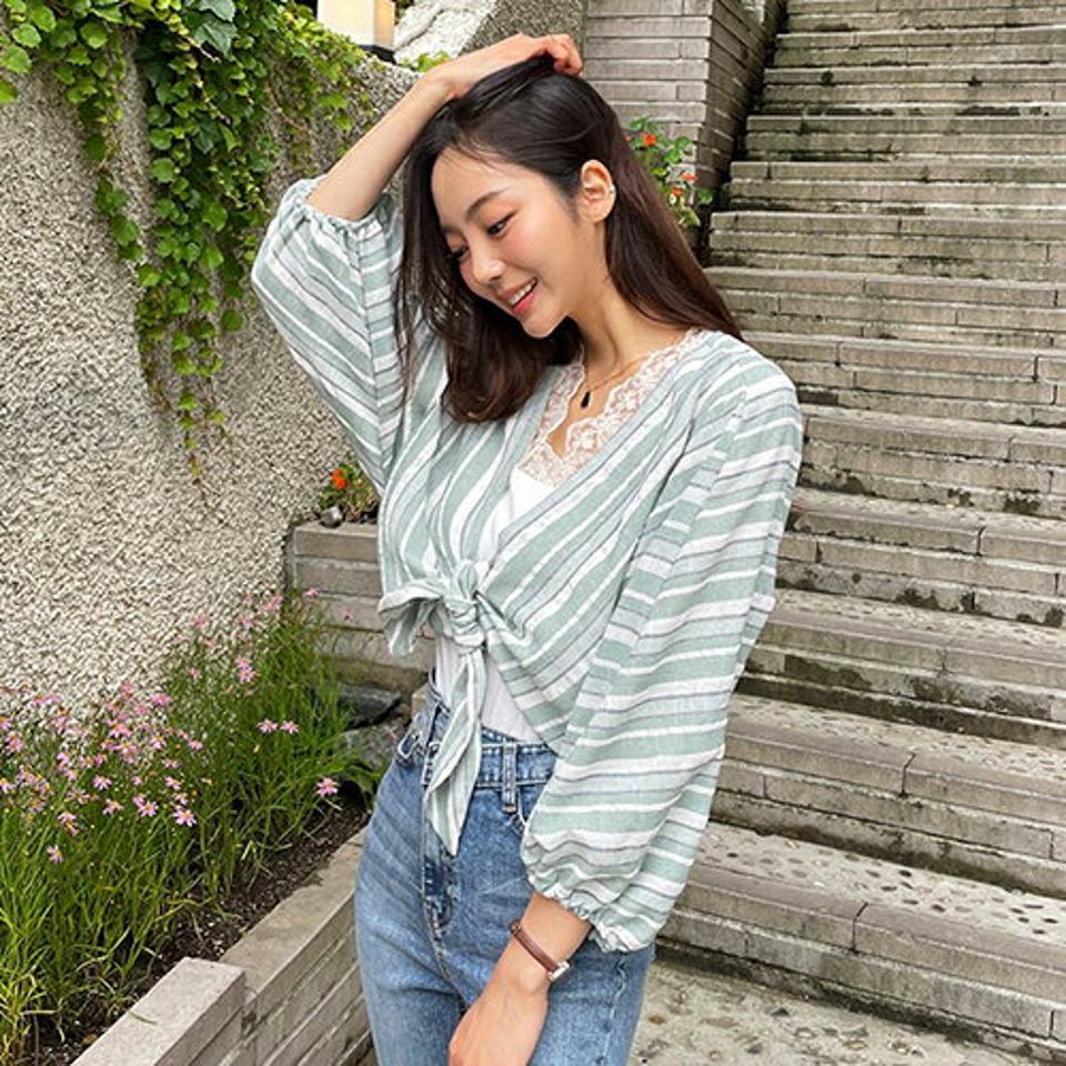 リボンストライプブラウス・全3色・t65665 レディース 【bl】韓国 ファッション トップス ブラウス 半袖 大人 リネン ストライプ パターン ゴム Vネック クロップド丈 リボン フェミニン カジュアル 夏 春