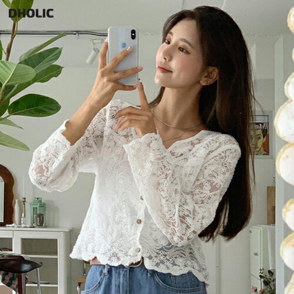 花柄刺繍レースブラウス・全2色・b62496 レディース 【bl】韓国 ファッション トップス ブラウス 半袖 大人 ガーリー 花柄 刺繍 Vネック クロップド丈 ボタン ウェーブヘム フェミニン カジュアル 上品 夏 春