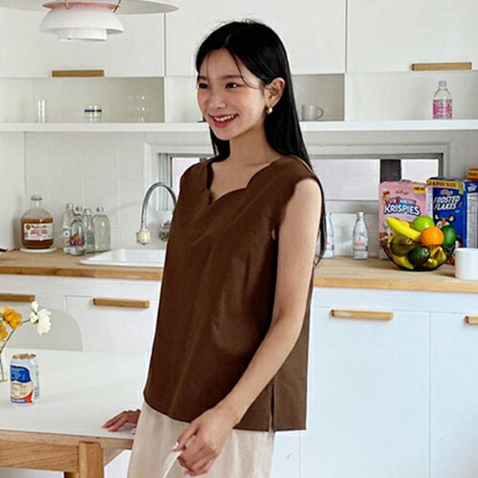 スカラップVネックスリーブレス・全3色・b64554 レディース 【tops】韓国 ファッション トップス スリーブレス ノースリーブ スリム フェミニン スカラップ Vネック 体型カーバー ガーリー ゆったり 春 夏 NIJU