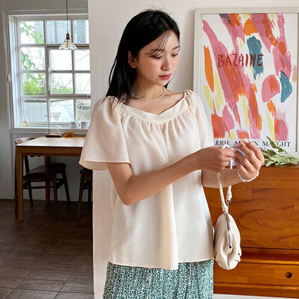 ショルダーゴムブラウス・全4色・64598 レディース 【bl】韓国 ファッション トップス ブラウス 半袖 ラブリー ショルダー ゴム ギャザー Vネック フレア ハーフスリーブ デコルテ 体型カバー 細身 シンプル ガーリー 春 夏 NIJU