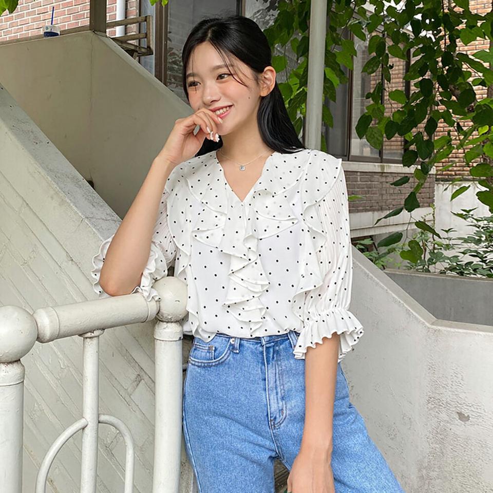 ドットラッフルブラウス・全3色・b64606 レディース 【bl】韓国 ファッション トップス ブラウス 半袖 ラブリー フェミニン ラッフル プリーツ ドット パターン 体型カバー 細身 シンプル ガーリー 春 夏 NIJU