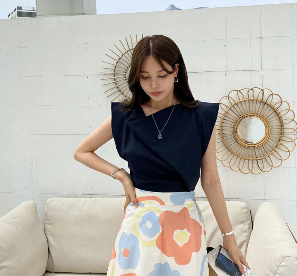 ドレープタックノースリーブ・全3色・b00089 レディース 【tops】トップス スリーブレス ノースリーブ ドレープ 上品 タック 大人 単色 無地 シンプル 春 夏 韓国ファッション ハイホリHIHOLLI