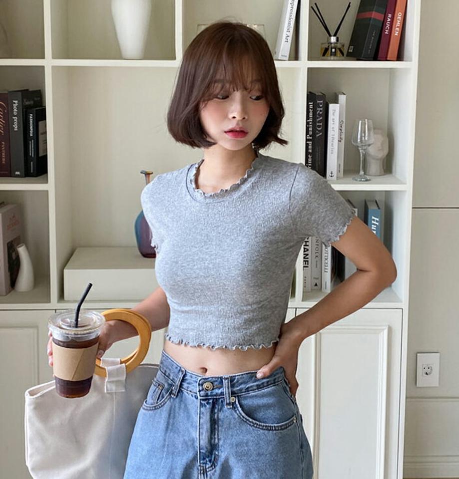 メロウクロップドTシャツ・全4色・t64375 レディース 【tops】韓国 ファッション トップス Tシャツ 半袖 デイリー カジュアル クロップド ラウンドネック メロウ スリム フィット リブ 体型カーバー 細身 着痩せ 夏 春