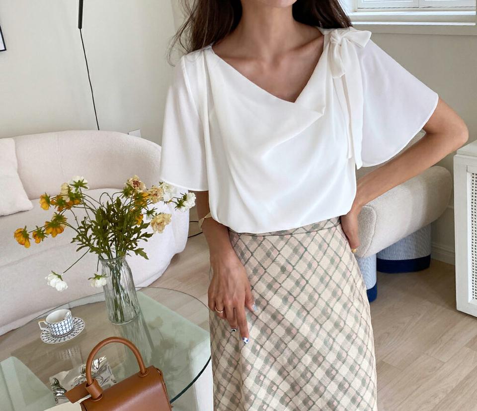 ドレープネックリボンブラウス・全3色・b64376 レディース 【bl】韓国 ファッション トップス ブラウス 半袖 Vネック シフォン リボン シャーリング デコルテ フェミニン 上品 カジュアル 夏 春