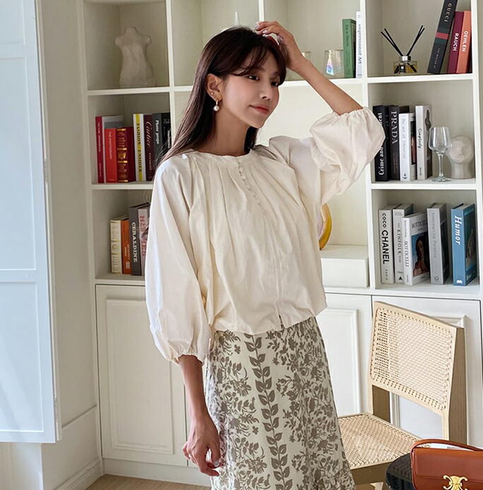 【新作10%OFF】2WAYボタンブラウス・全2色・b64382 レディース 【bl】韓国 ファッション トップス ブラウス 長袖 ラウンドネック ハーフボタン 2WAY ゴム バルーン フェミニン 上品 カジュアル 夏 春