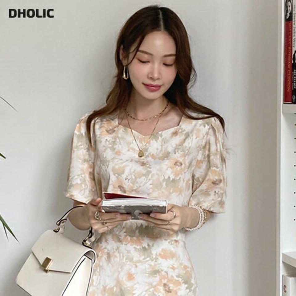 フラワーブラウス・全3色・t00155 レディース 【bl】トップス ブラウス 半袖 ハーフスリーブ パフスリーブ パフ袖 花柄 フェミニン 上品 ハートネック 可愛い かわいい 大人 春 夏 韓国ファッション ハイホリHIHOLLI