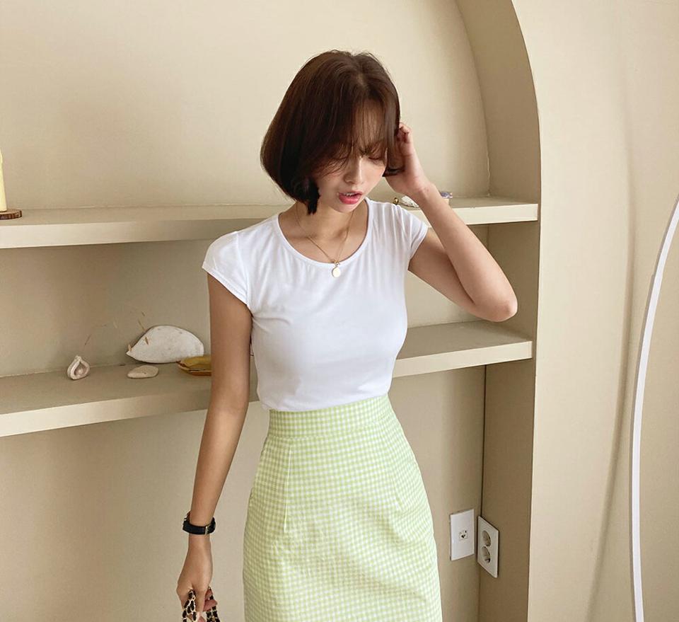 キャップスリーブTシャツ・全5色・t57818 レディース 【tops】韓国 ファッション トップス Tシャツ 半袖 キャップ ショートスリーブ スリム フィット デイリー カジュアル ラウンドネック 体型カーバー 細身 フェミニン 夏 春