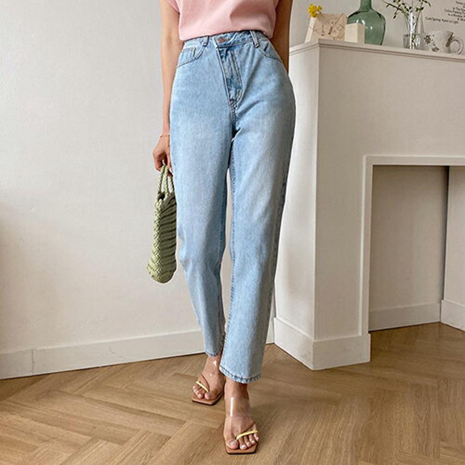 アンバランスボタンデニムパンツ・全1色・t57851 レディース 【pt】韓国 ファッション ボトムス ロング ロングパンツ 美脚 デニムパンツ アンバランス ストレート デニム 10分丈 体型カーバー 細身 ハイウエスト 夏 春
