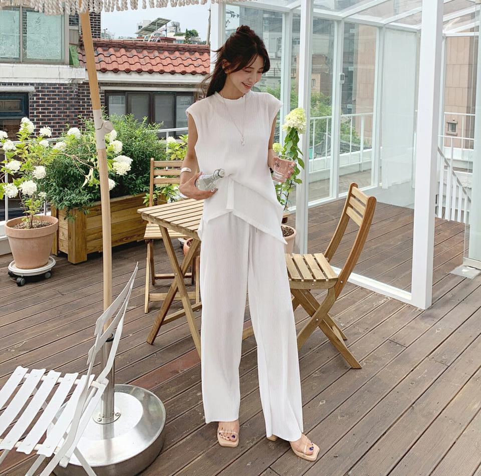 プリーツフレンチスリーブTシャツ&パンツSET・全3色・a62511 レディース 【pt】韓国 ファッション ボトムス ロング ロングパンツ セットアップ 美脚 プリーツ ゴム ストリング ストレート ワイド 10分丈 体型カーバー 細身 足長 夏 春