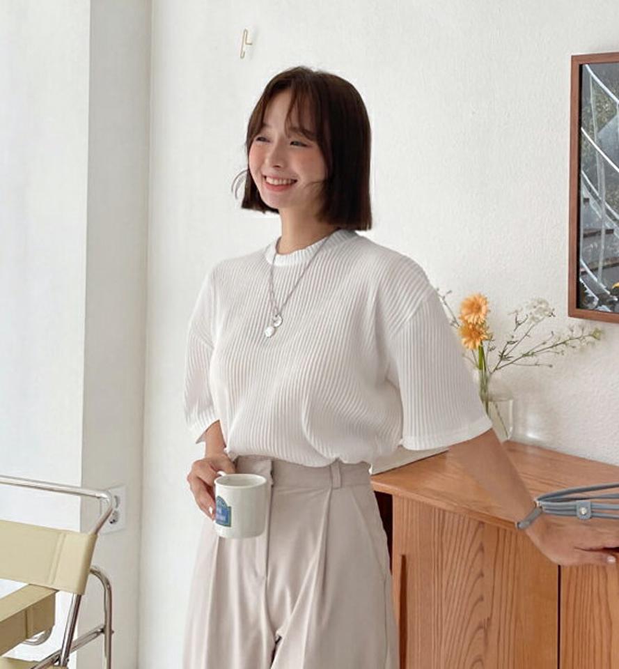 プリーツ半袖Tシャツ・全3色・a62510 レディース 【tops】韓国 ファッション トップス Tシャツ 半袖 デイリー プリーツ シンプル 半袖 スリム ゆったり ルーズ ラウンドネック 体型カーバー 細身 フェミニン 夏 春