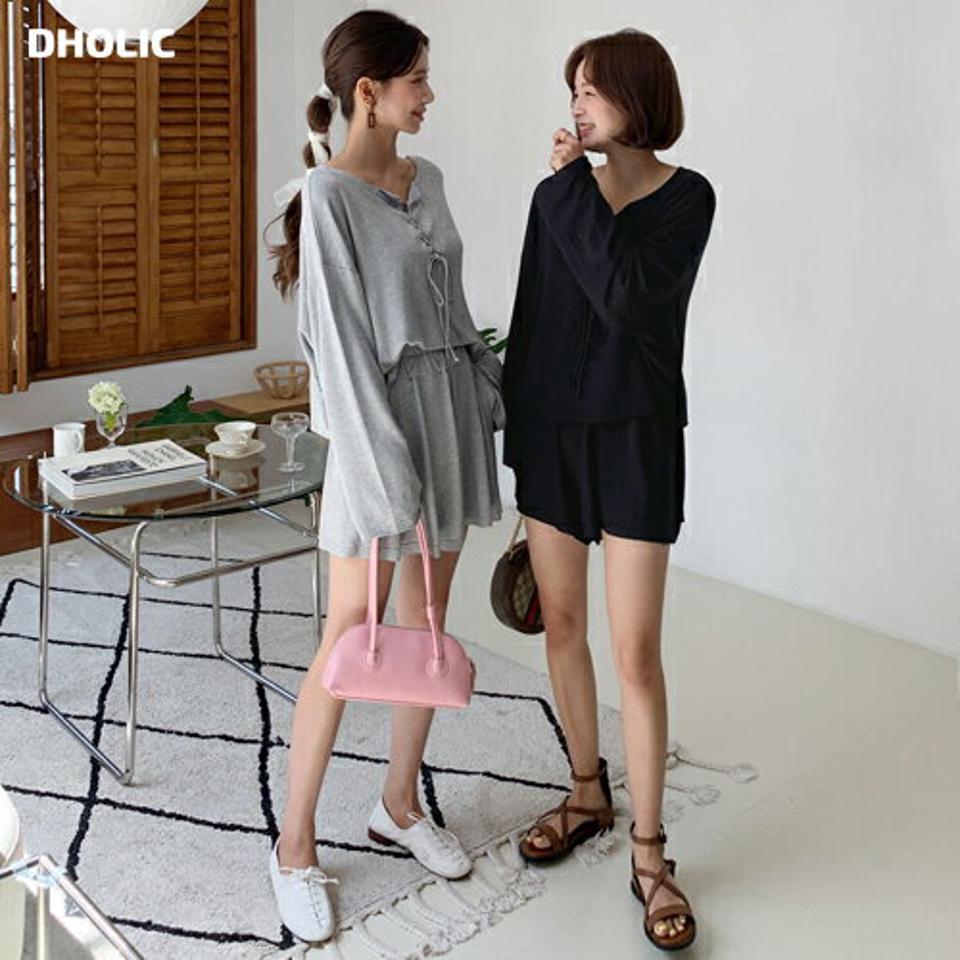 レースアップTシャツ&ショートパンツ・全2色・t64480 レディース 【pt】韓国 ファッション ボトムス ショート ショートパンツ セットアップ Tシャツ ルーズ ラウンドネック レースアップ 長袖 ゆったり 体型カーバー 細身 足長 着痩せ 夏 春