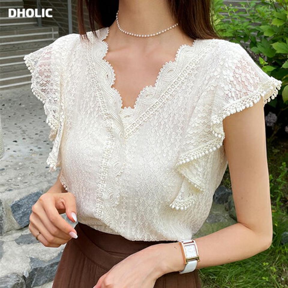 即日配送【只今30%OFF】Vネックフリルレースブラウス・全2色・b65752 レディース 【bl】韓国ファッション トップス ブラウス レース フレンチスリーブ 着痩せ 華奢見 フリル デコルテ フェミニン 上品 夏 春