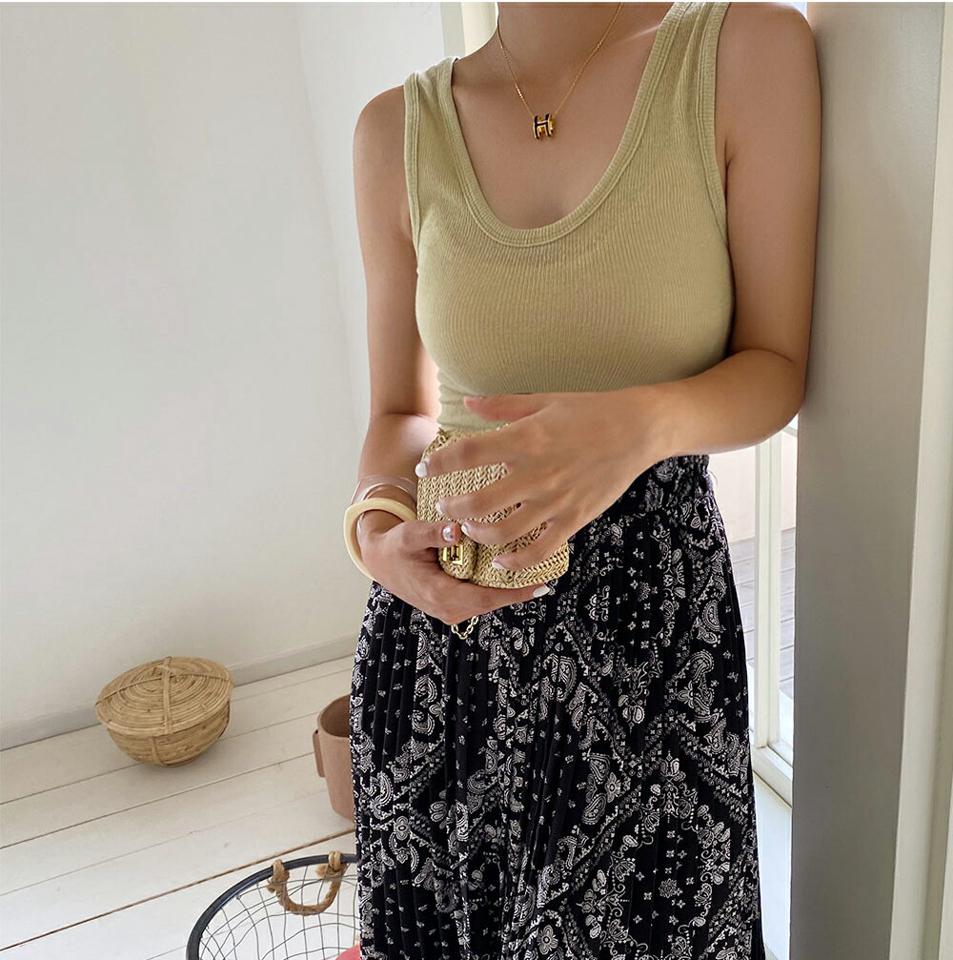 ラウンドノースリーブ・全5色・t62579 レディース 【tops】韓国ファッション トップス ノースリーブ ベーシック リブ スリーブレス インナー Uネック スリム フィット 細身 無地 肌見せ 華奢見 夏 春